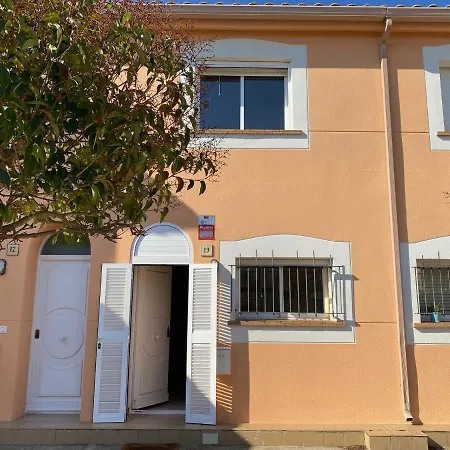 Casa Sobrestany بيت للعطل أولاستارتيت