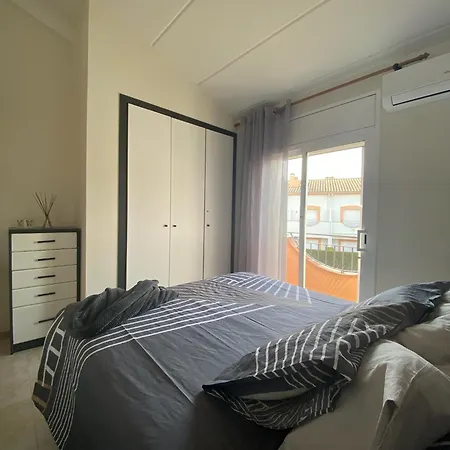 Casa Sobrestany بيت للعطل
