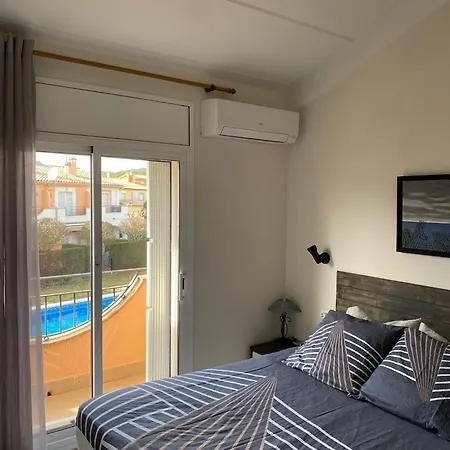 Casa Sobrestany بيت للعطل أولاستارتيت